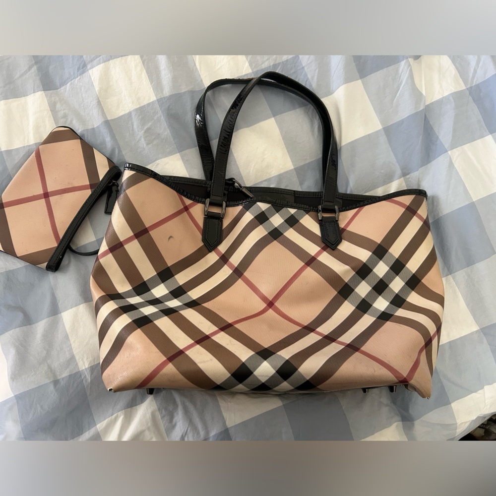 Authentic Burberry Nova Check Tote w/attached makeup bag